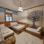 Mavilia Traditional