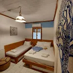Mavilia Traditional *