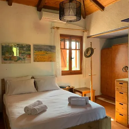 Mavilia Traditional *