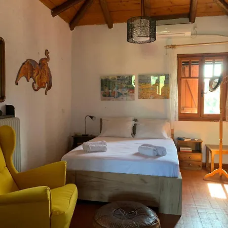 Mavilia Traditional Apartment