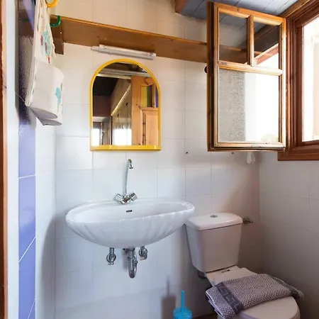 Daire Mavilia Traditional Lygourio