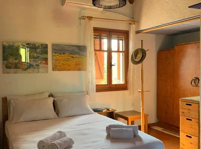 Mavilia Traditional *