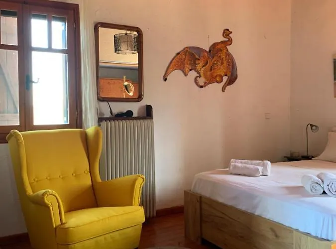 Mavilia Traditional *