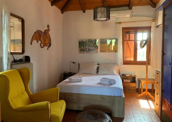 Mavilia Traditional Апартаменты