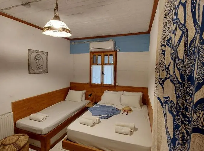 Mavilia Traditional *