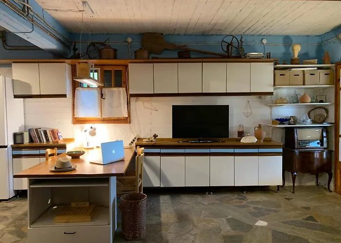 Mavilia Traditional Лигурион