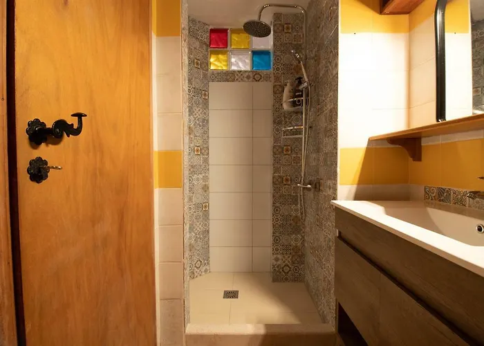 Mavilia Traditional Лигурион